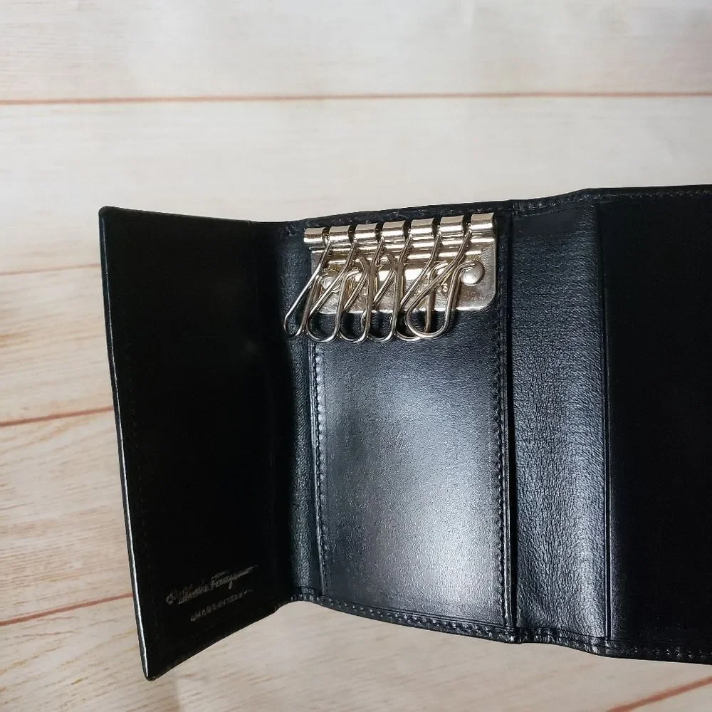 Authentic Salvatore Ferragamo Leather Keyholder Black Silver Tone Hardware Unise